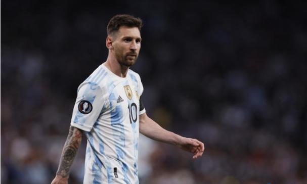 8点1氪｜银行App迎来关停潮；全国多地西贝门店闭店；李斌回应被网暴：无所谓，CEO有娱乐大家的责任